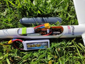 Primer uporabe Imaš sliko ali morda celo video posnetek tvojega modela? Lahko ga objavimo in delimo na našem FB profilu. Za to boš seveda nagrajen pri tvojem naslednjem nakupu! Gorazd nam pošilja primer uporabe v svojem modelu (vir: FB skupina pobočno jadranje )